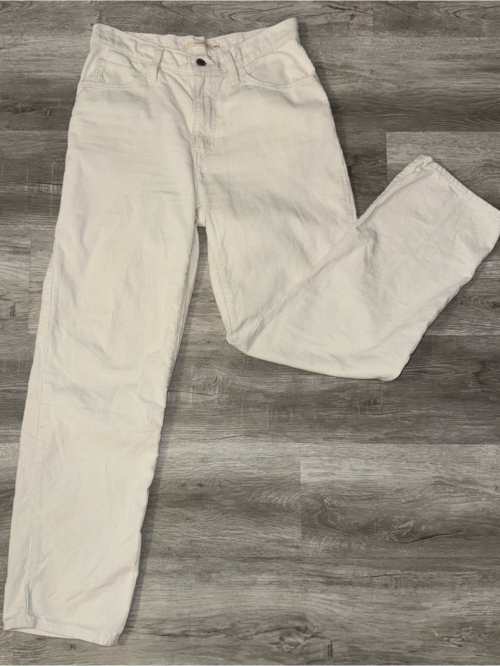 Levi’s Cream ‘94 Baggy Jeans